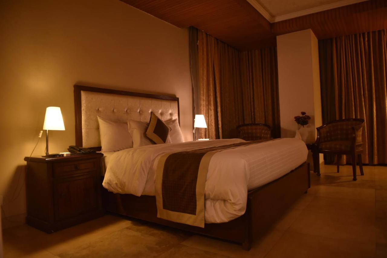 Shalimar Tower Hotel Lahore Exterior foto